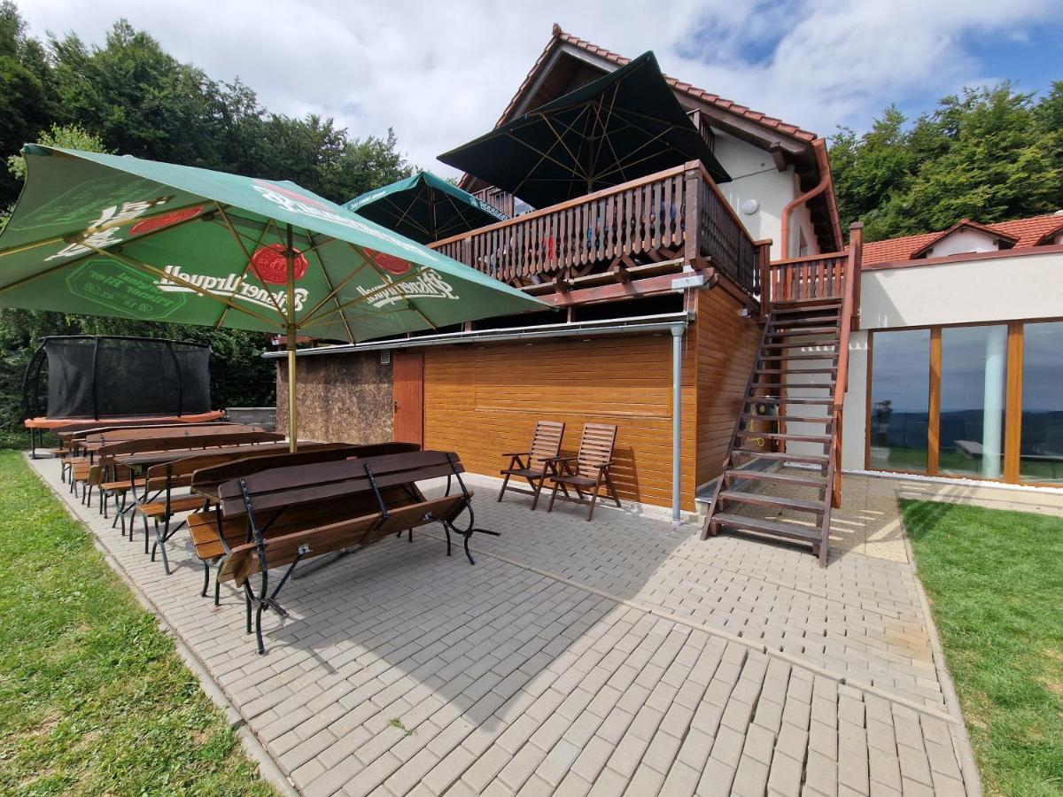 Lopeník Wellness Hotel Chata Jana מראה חיצוני תמונה