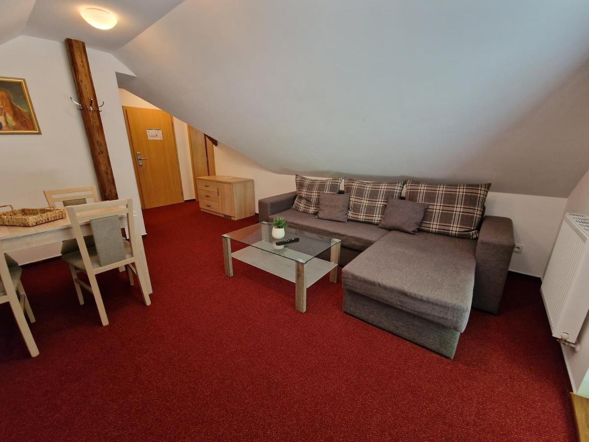 Lopeník Wellness Hotel Chata Jana מראה חיצוני תמונה