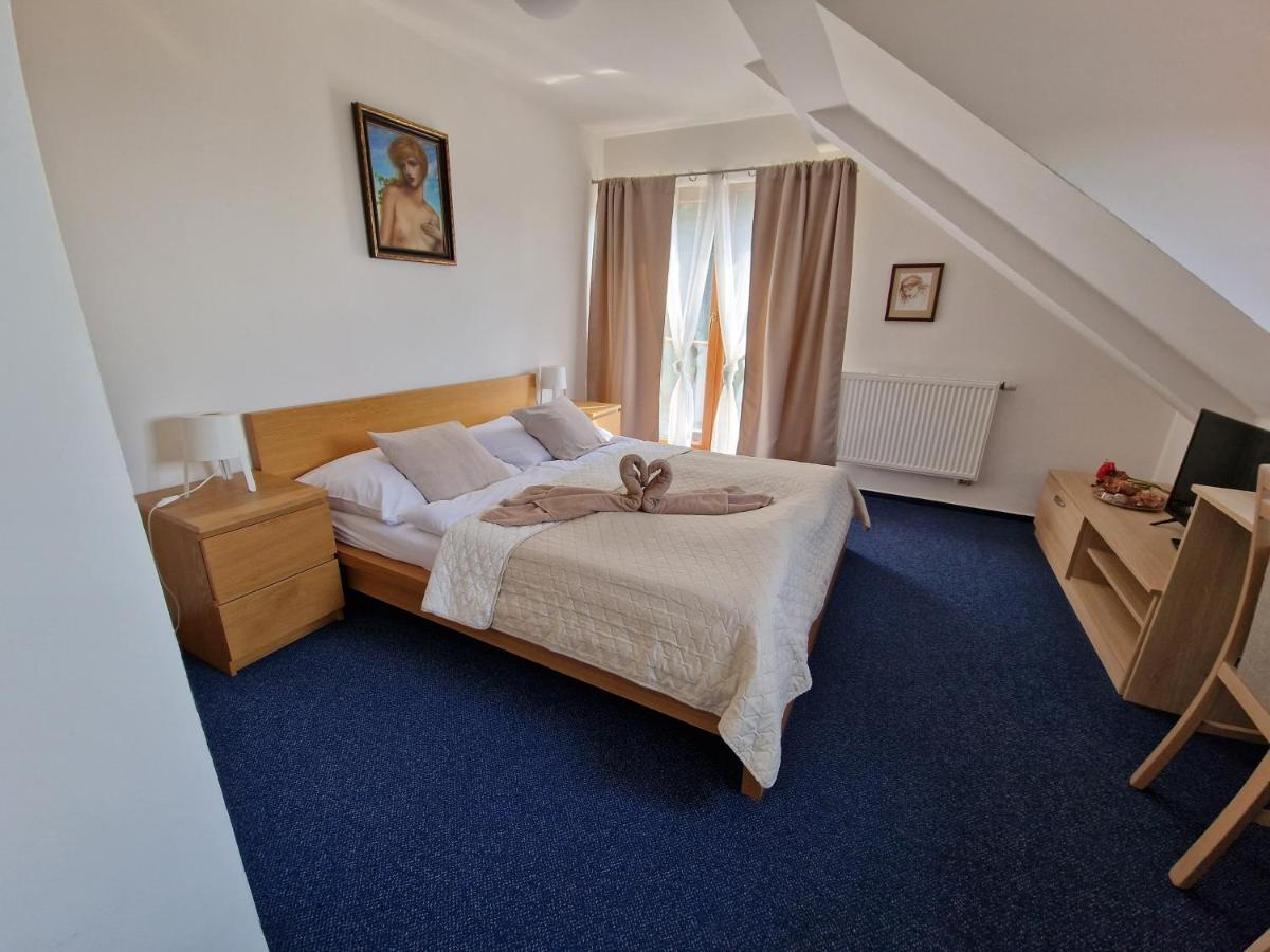 Lopeník Wellness Hotel Chata Jana מראה חיצוני תמונה