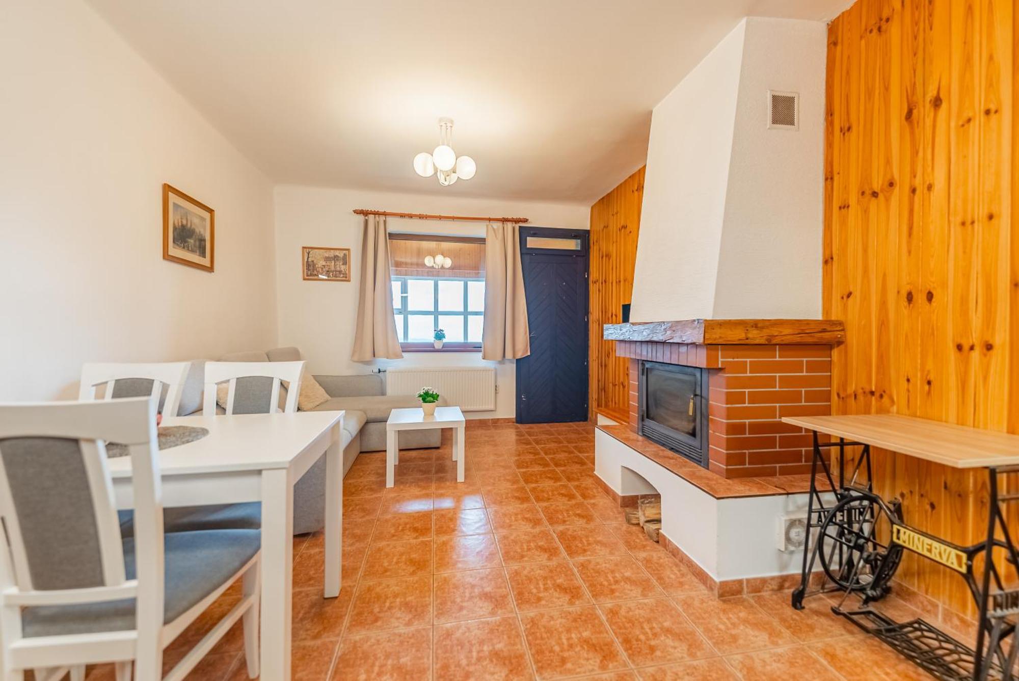 Lopeník Wellness Hotel Chata Jana מראה חיצוני תמונה