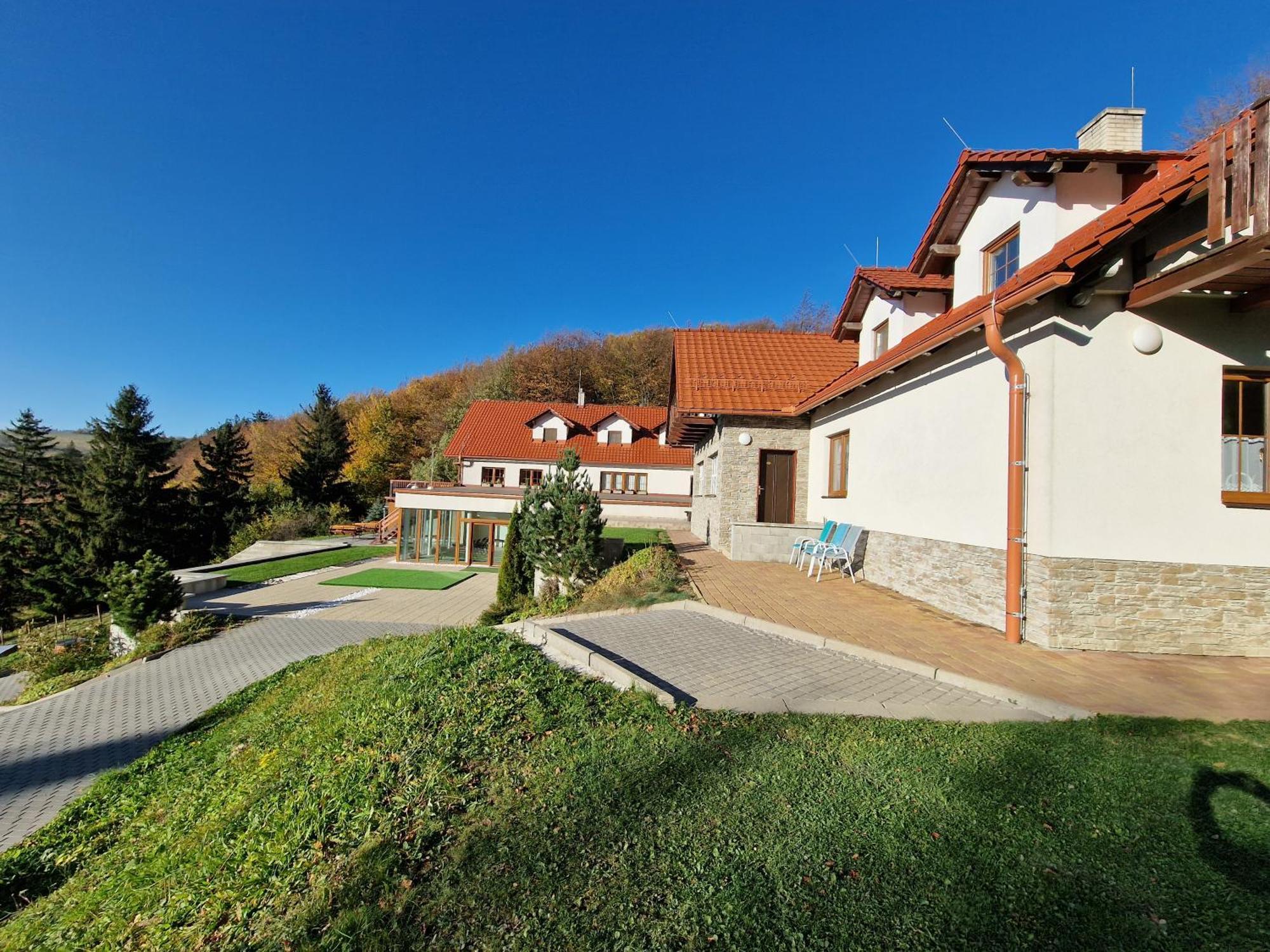 Lopeník Wellness Hotel Chata Jana מראה חיצוני תמונה