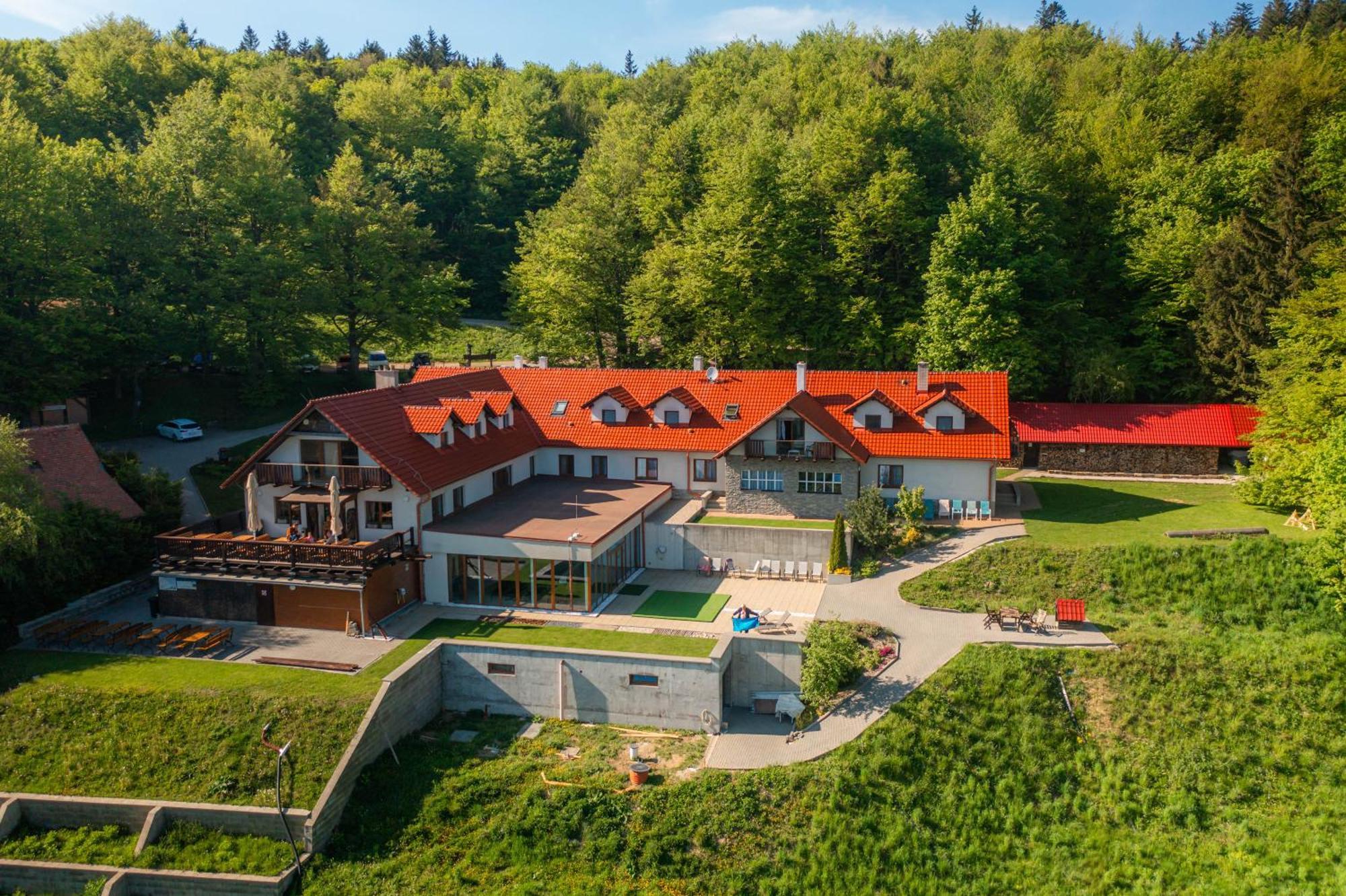 Lopeník Wellness Hotel Chata Jana מראה חיצוני תמונה