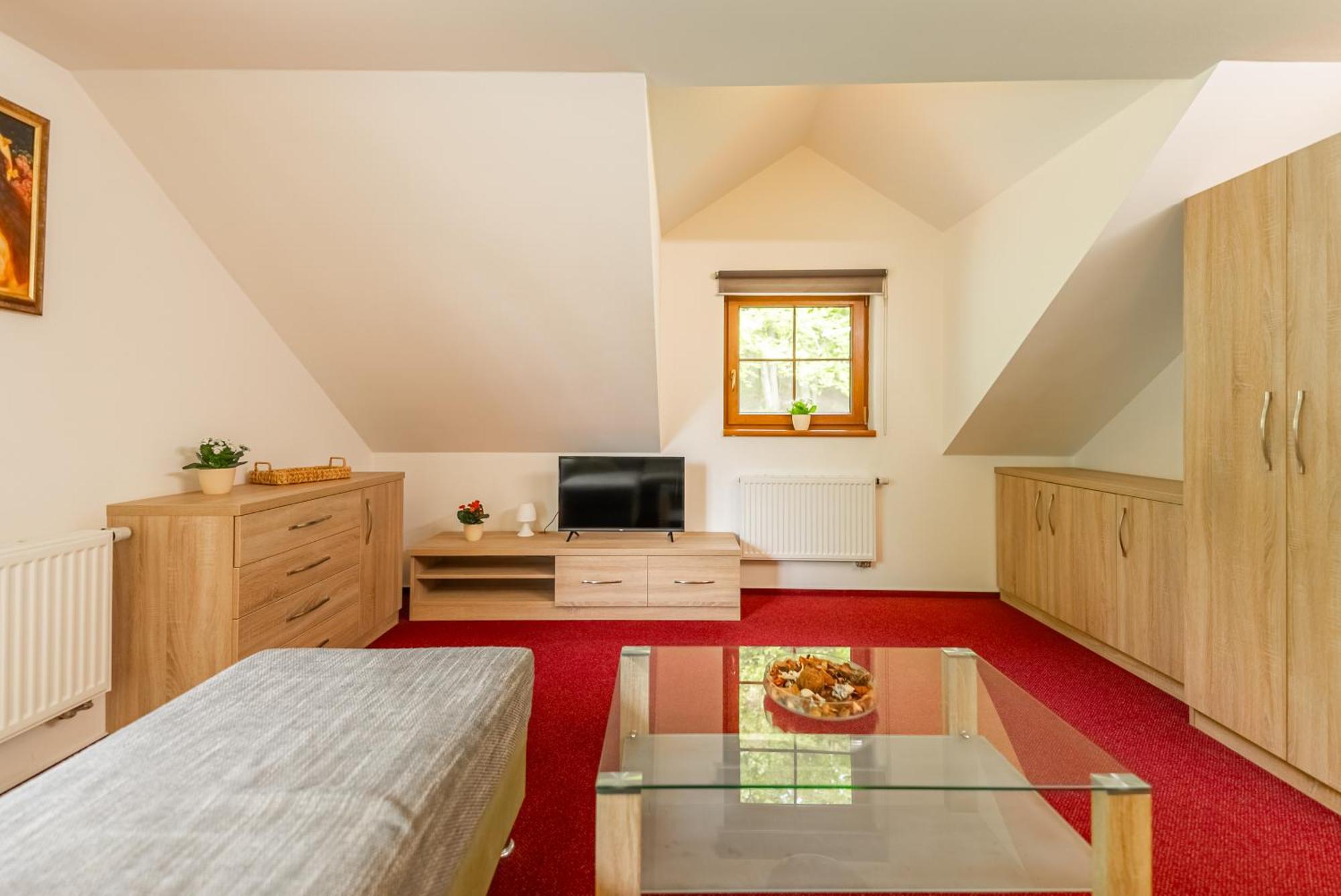 Lopeník Wellness Hotel Chata Jana מראה חיצוני תמונה