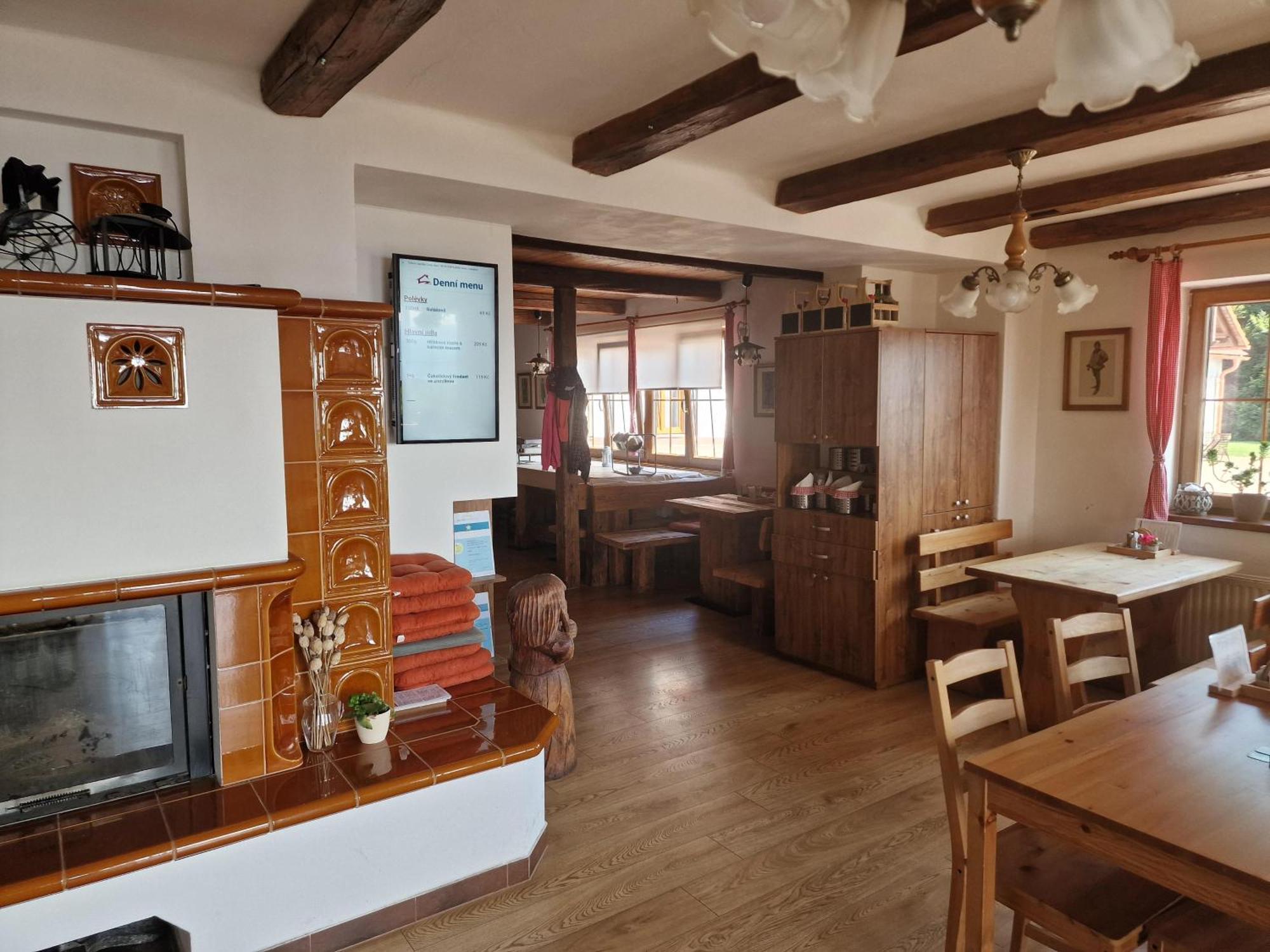 Lopeník Wellness Hotel Chata Jana מראה חיצוני תמונה