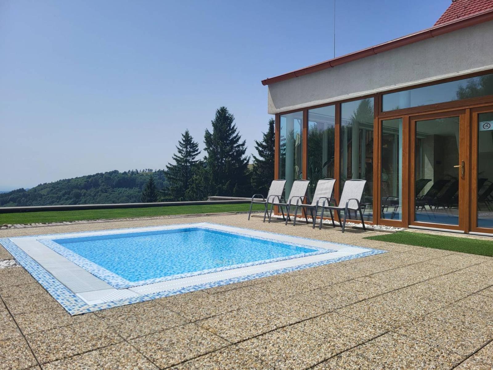 Lopeník Wellness Hotel Chata Jana מראה חיצוני תמונה
