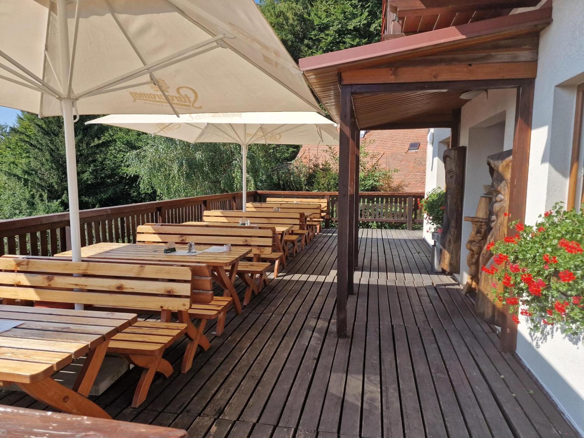 Lopeník Wellness Hotel Chata Jana מראה חיצוני תמונה