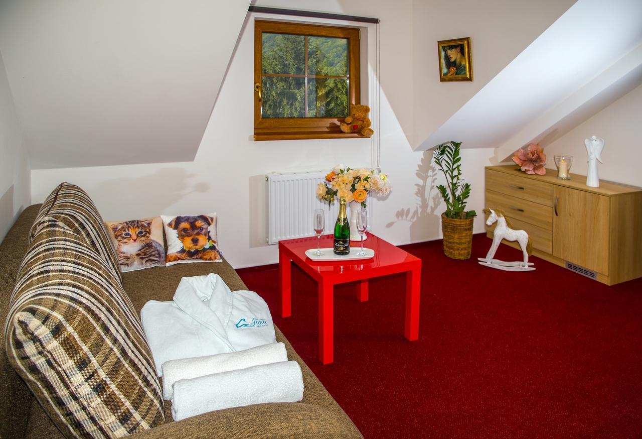 Lopeník Wellness Hotel Chata Jana מראה חיצוני תמונה